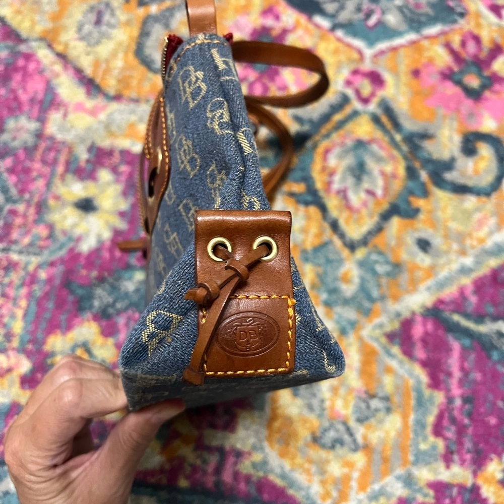 Dooney denim shoulder bag - Picture 4 of 8